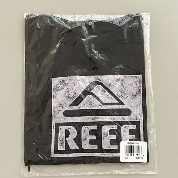 NWT Reef Black Logo Graphic Short Sleeve Tee Size XS - Picture 3 of 9